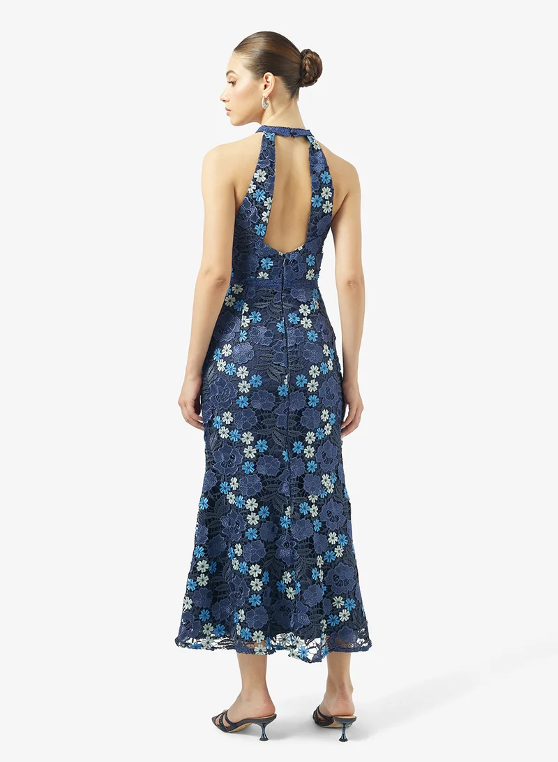 جاست مي فستان ميدي بياقة هالتر وتفاصيل دانتيل وفتحة جانبية